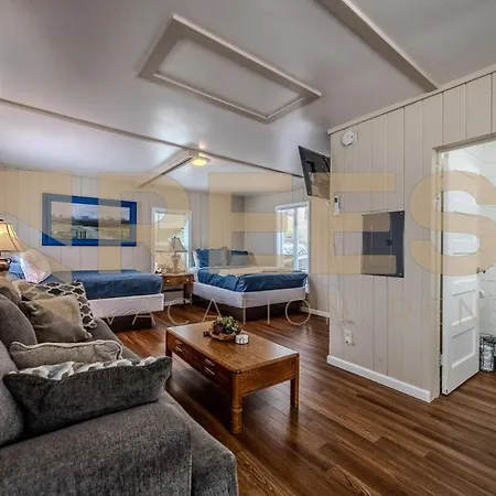 Beach Cabin #6